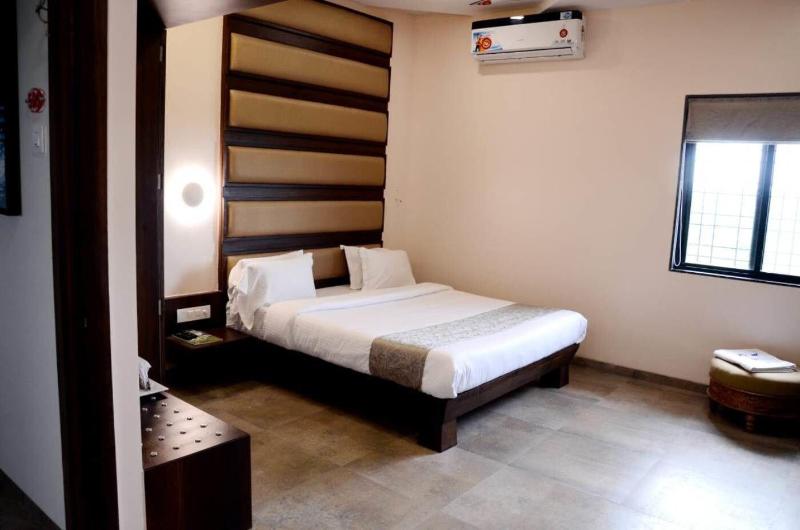 Hotel Paradise 5