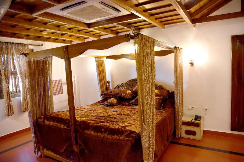 Sharada International Hotel image