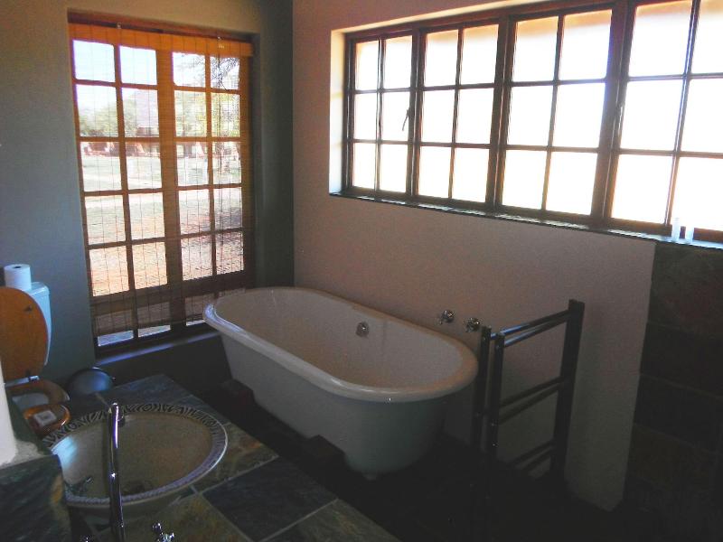 Mangwa Valley Game Lodge & Spa image