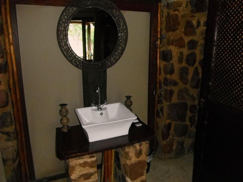 Mangwa Valley Game Lodge & Spa image