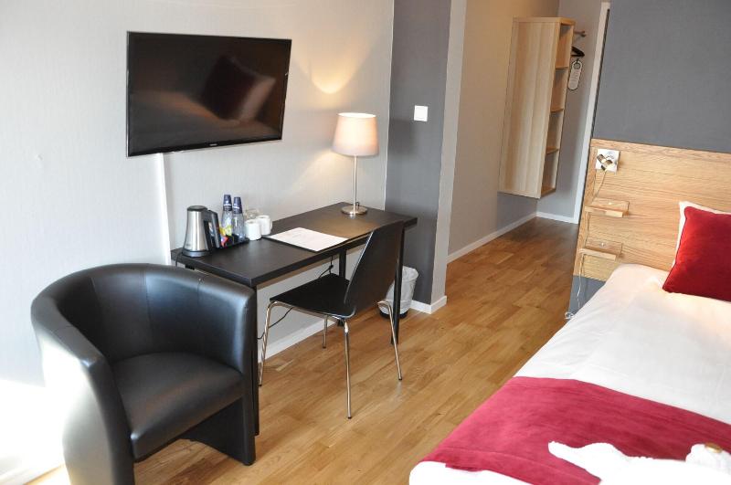 City Hotel image