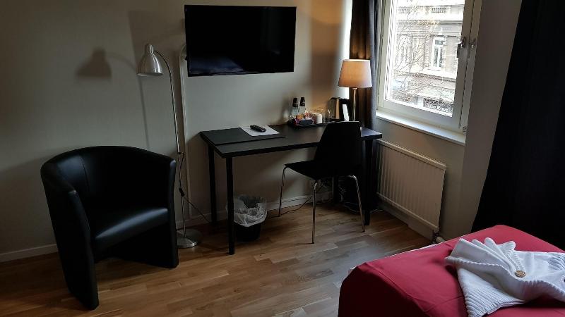 City Hotel image