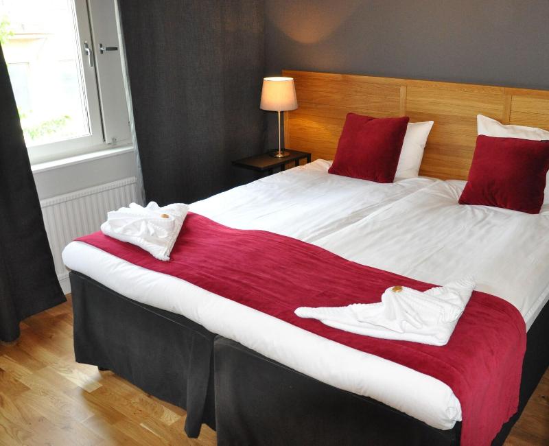 City Hotel image