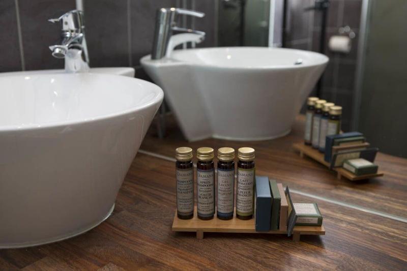 Sockerslottet Hotell image