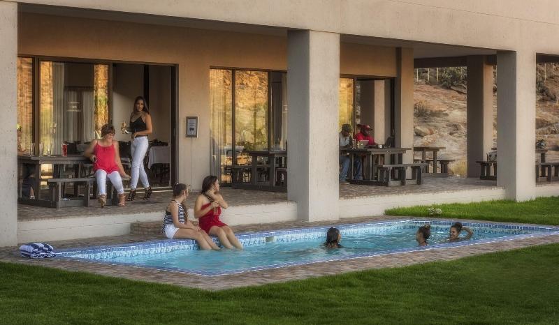 Springbok Inn By Country Hotels image