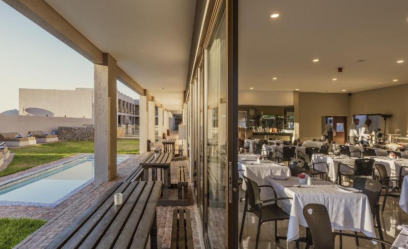 Springbok Inn By Country Hotels image 1