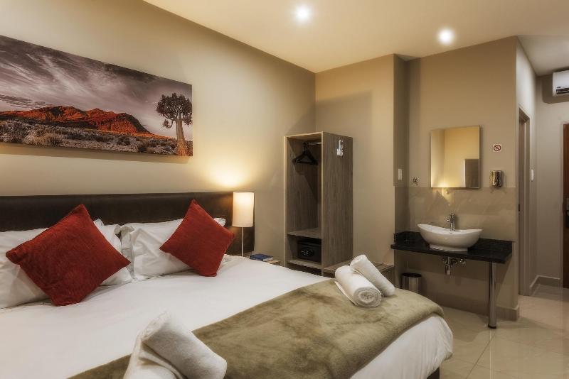 Springbok Inn By Country Hotels image