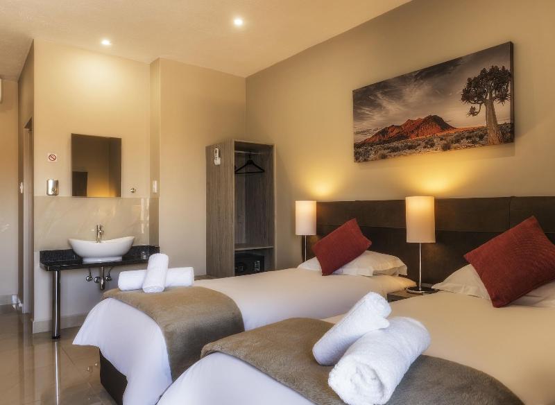 Springbok Inn By Country Hotels image