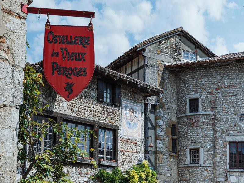 Hostellerie de Pérouges image