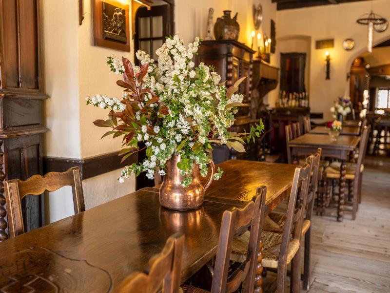 Hostellerie de Pérouges image