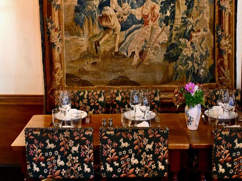 Hostellerie de Pérouges image