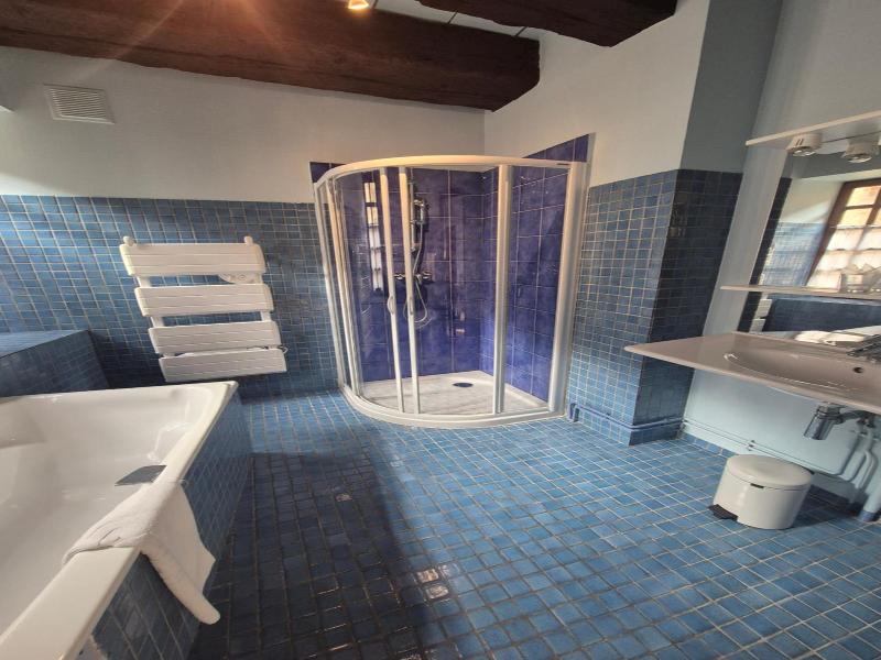 Hostellerie de Pérouges image