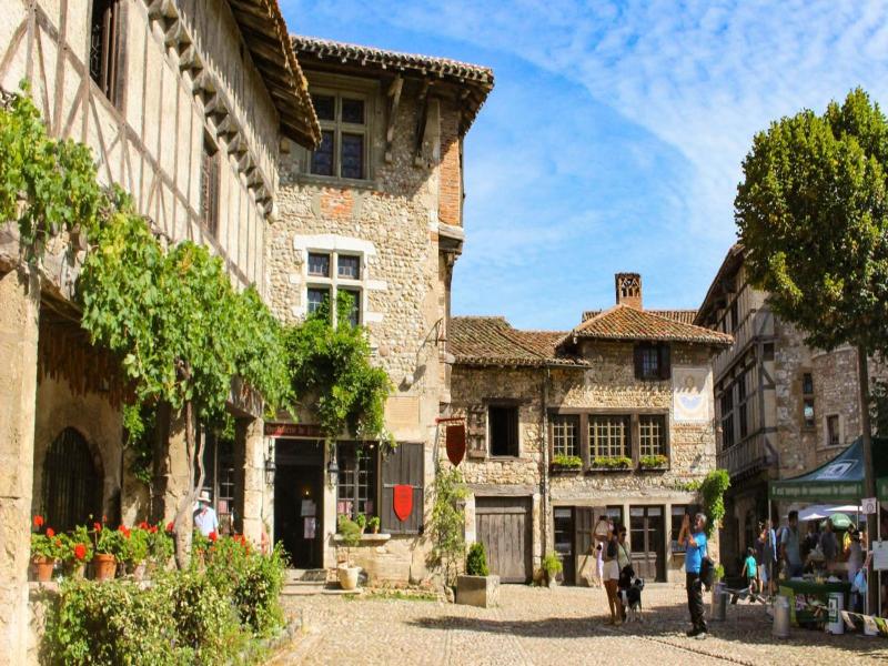Hostellerie de Pérouges image