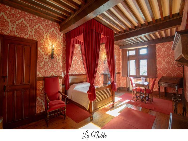 Hostellerie de Pérouges image