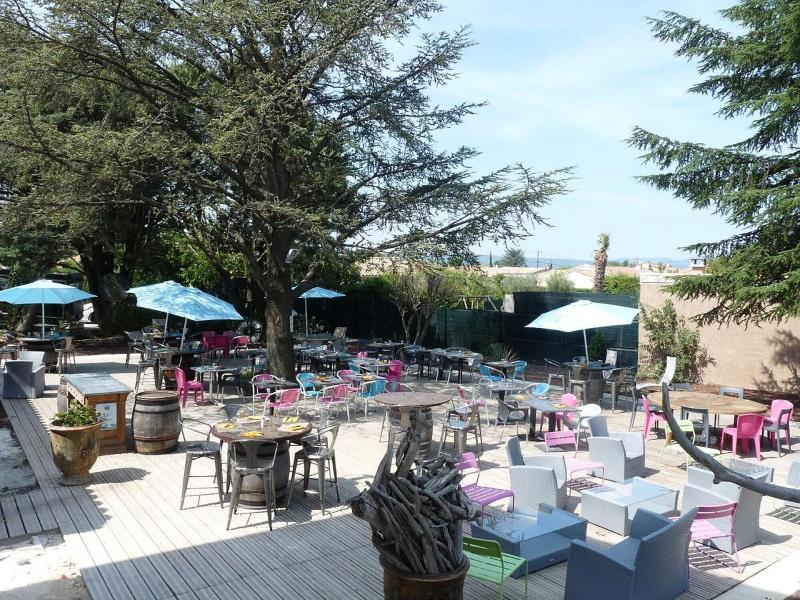 Hôtel Restaurant L'Horloge Gourmande photo 2