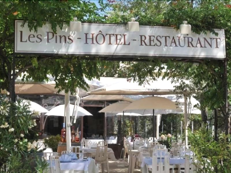 Hotel Restaurant Les Pins image