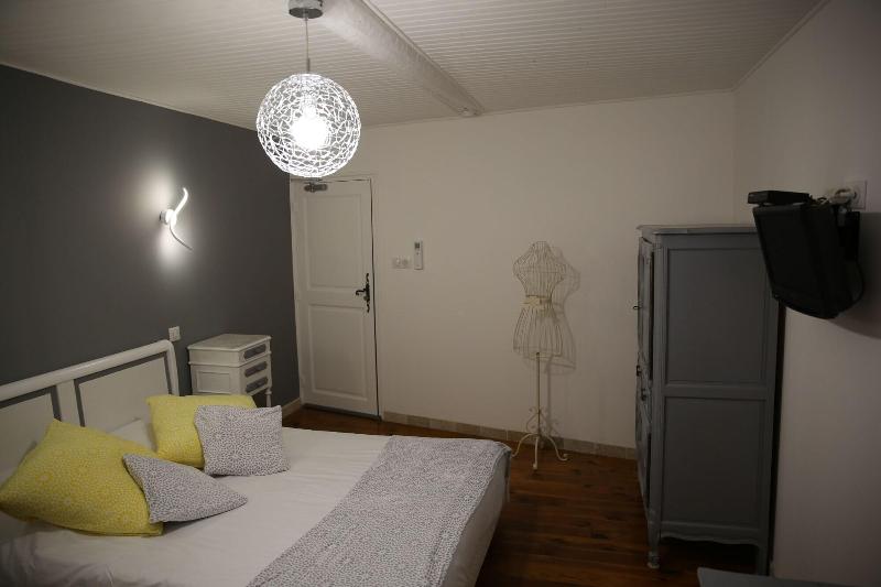 Hotel Restaurant Les Pins image
