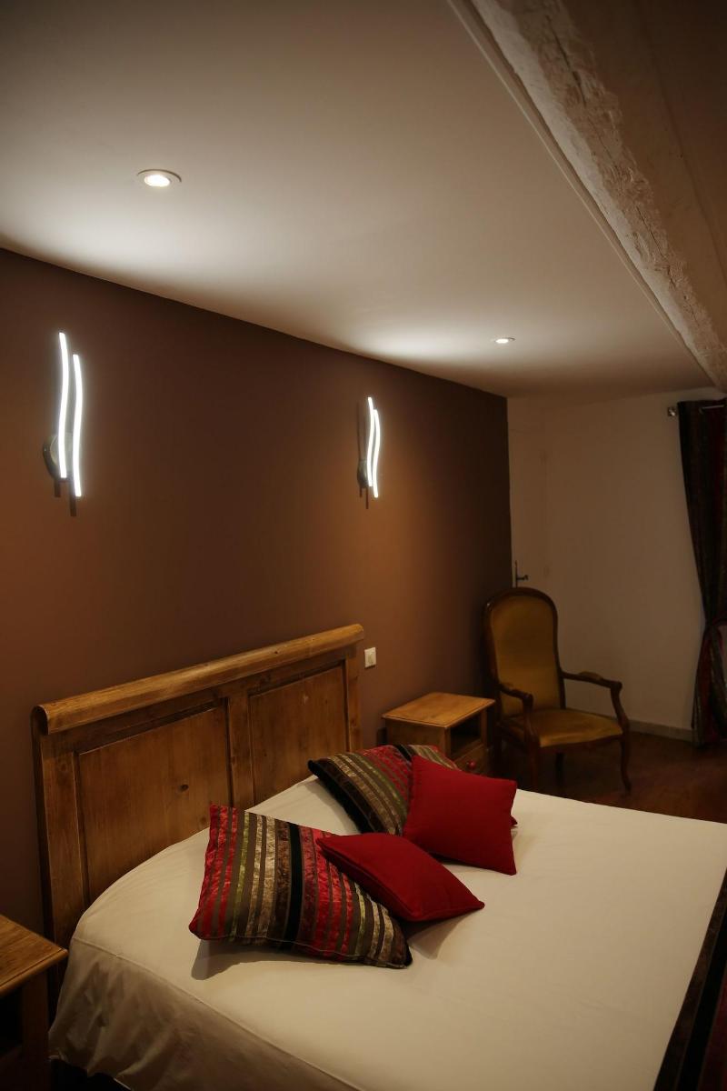 Hotel Restaurant Les Pins image