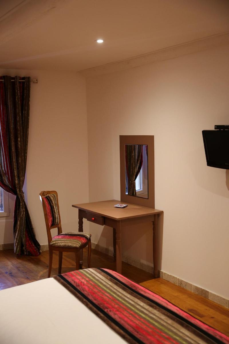 Hotel Restaurant Les Pins image