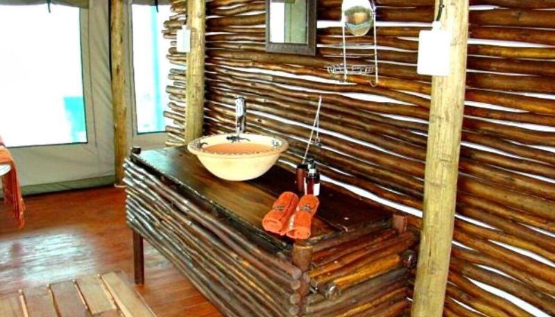Muweti Bush Lodge image