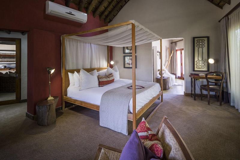 DOUBLE EXECUTIVE QUEEN BED