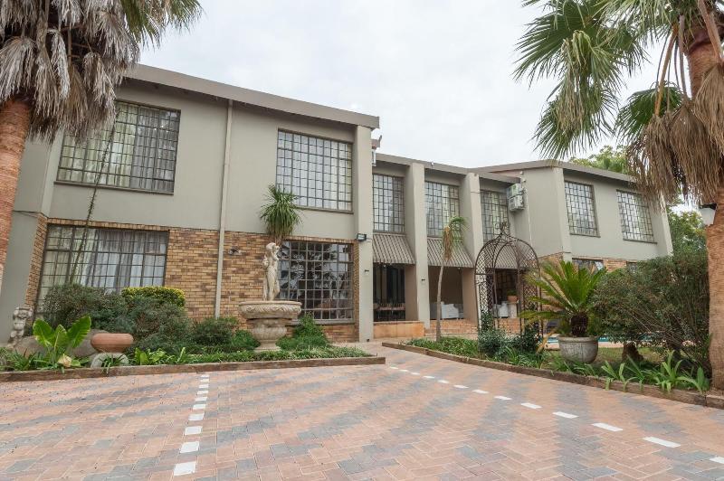 Sunset Manor Guest House image