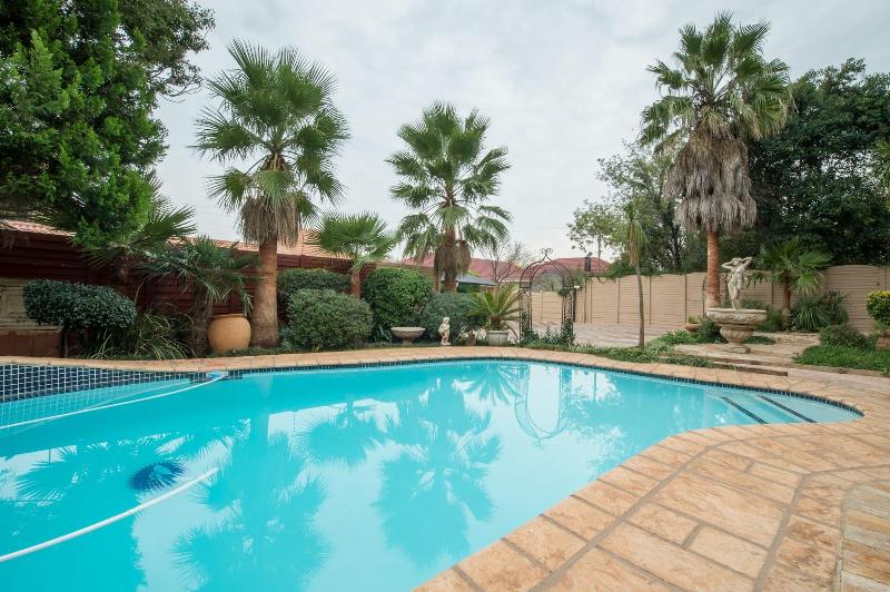 Sunset Manor Guest House image