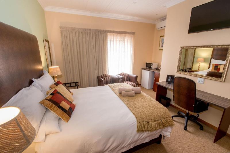 Sunset Manor Guest House image