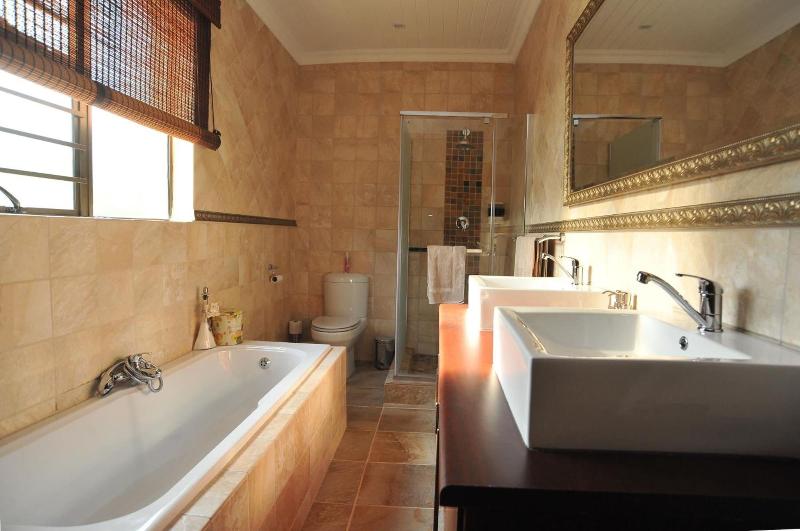 Sunset Manor Guest House image