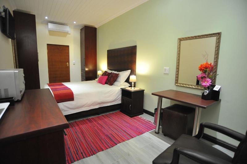Sunset Manor Guest House image