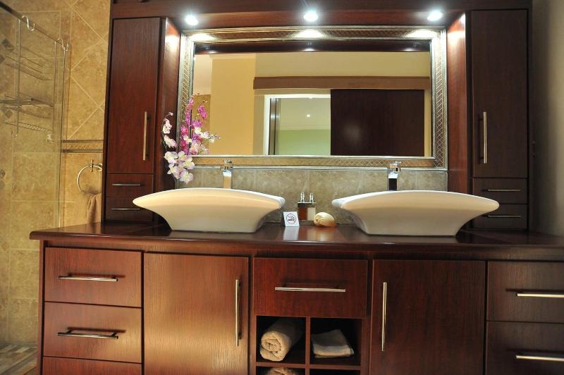 Sunset Manor Guest House image