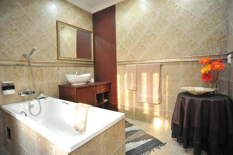 Sunset Manor Guest House image