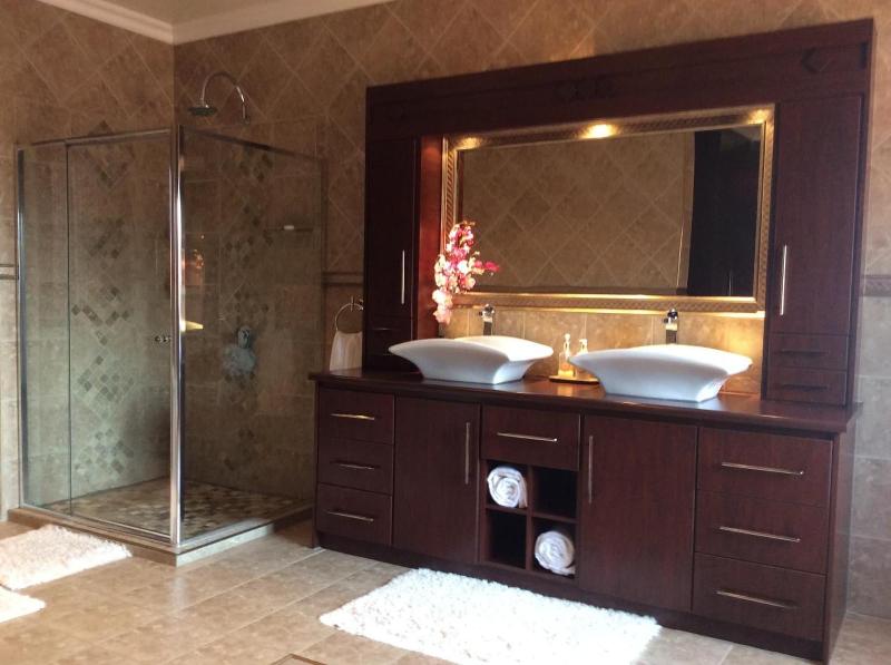 Sunset Manor Guest House image