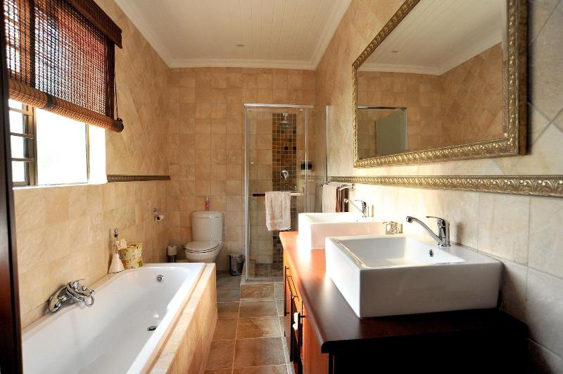 Sunset Manor Guest House image