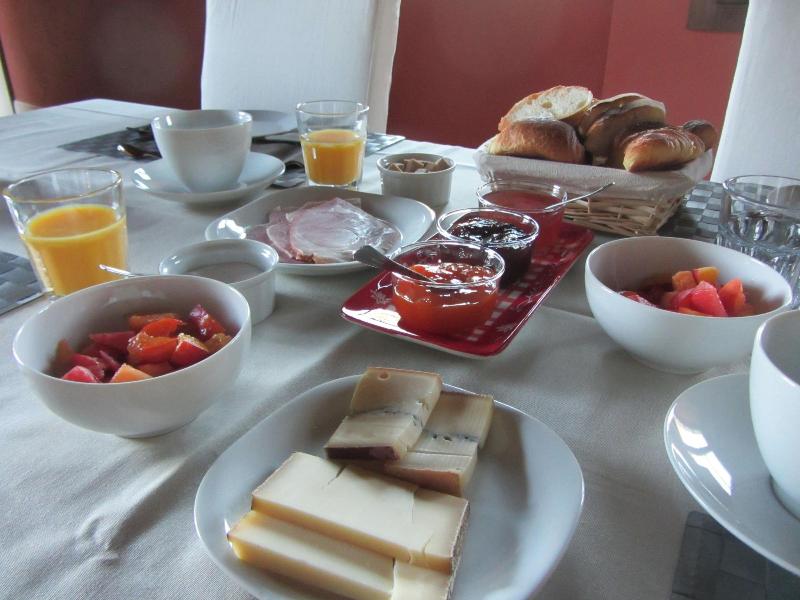 Le Relais Des Deux Tours image