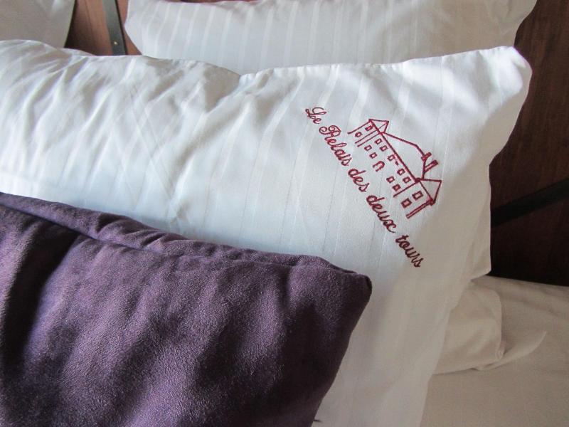Le Relais Des Deux Tours image