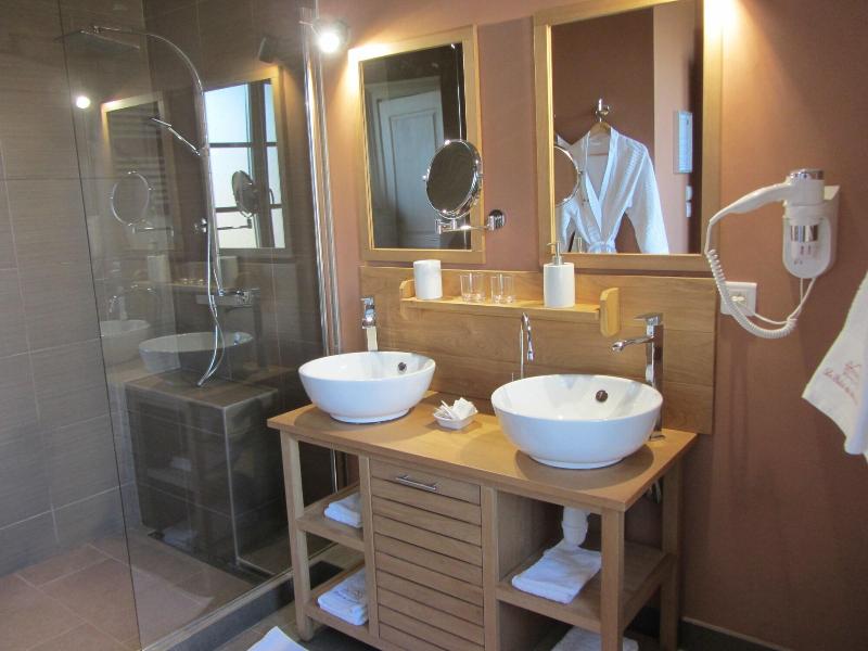 Le Relais Des Deux Tours image