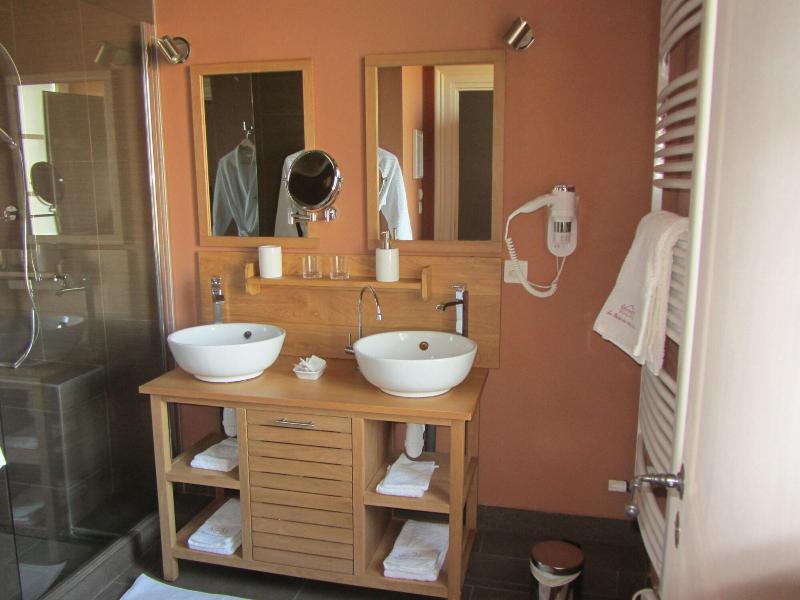 Le Relais Des Deux Tours image