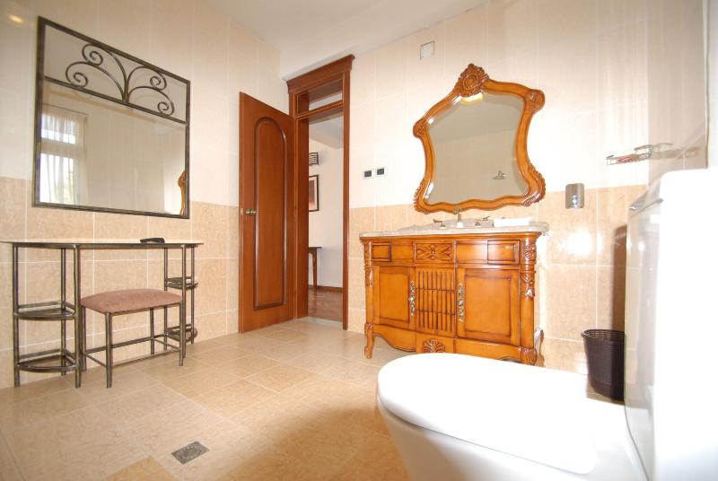 Asham Africa Hotel And Resort image