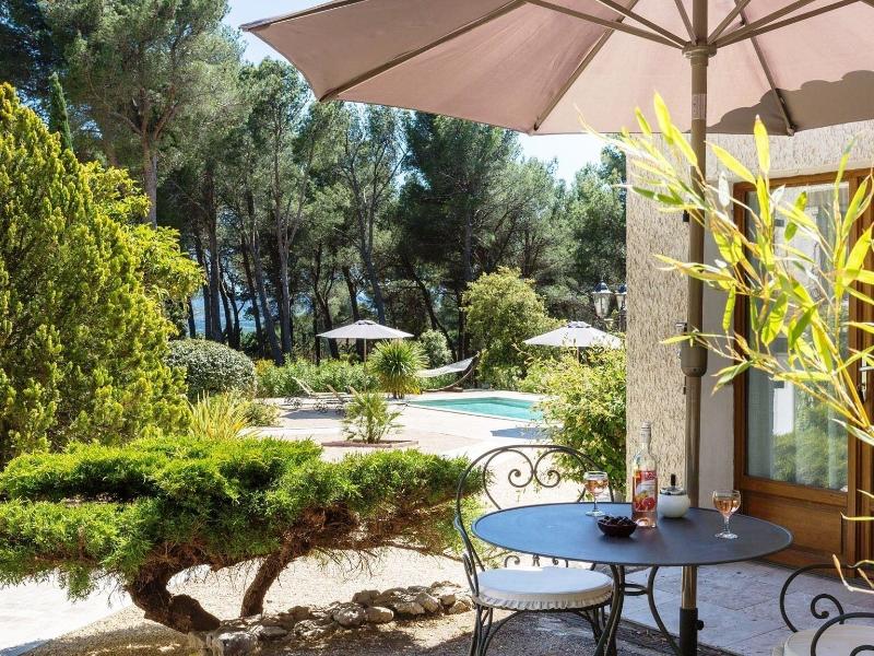 Les Mazets Du Luberon image