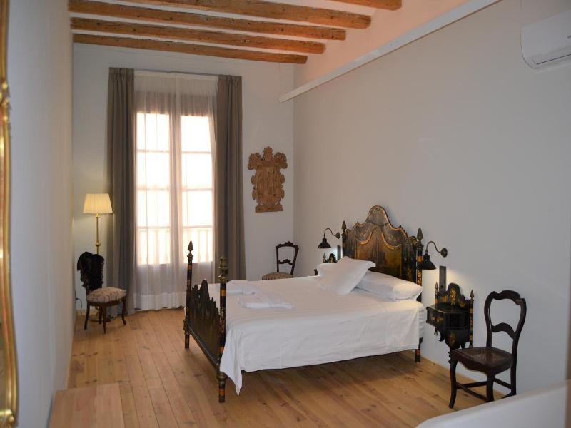 Lo Palauet De La Muralla image