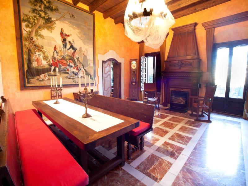 Lo Palauet De La Muralla image