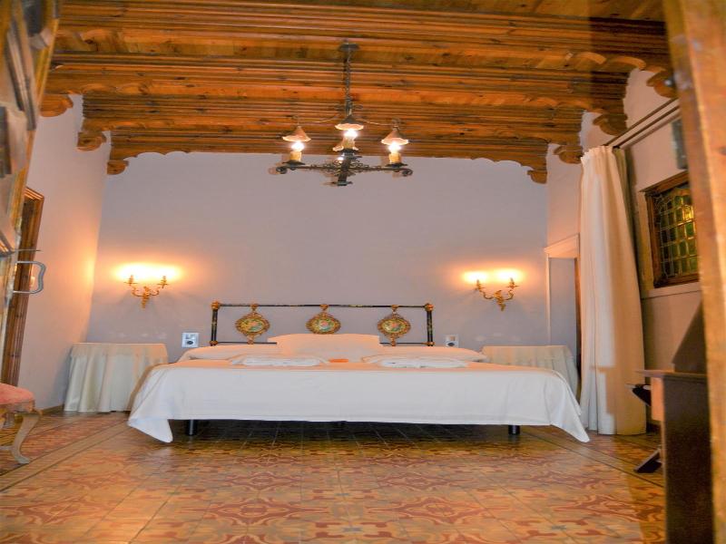 Lo Palauet De La Muralla image