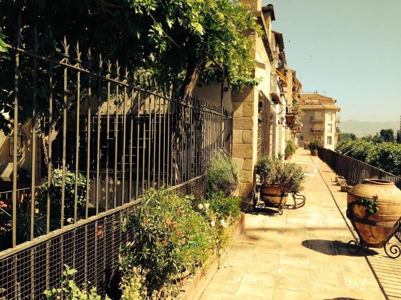 Lo Palauet De La Muralla image