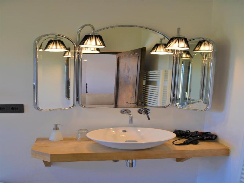 Lo Palauet De La Muralla image