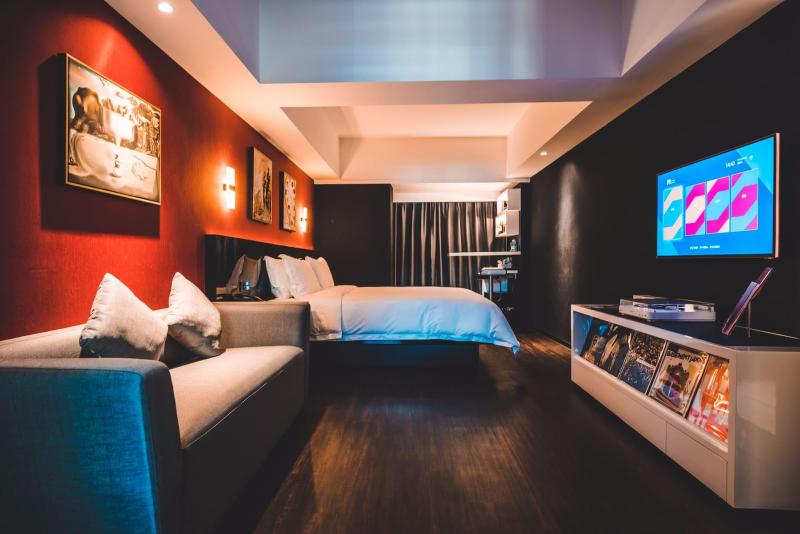 M Hotel image