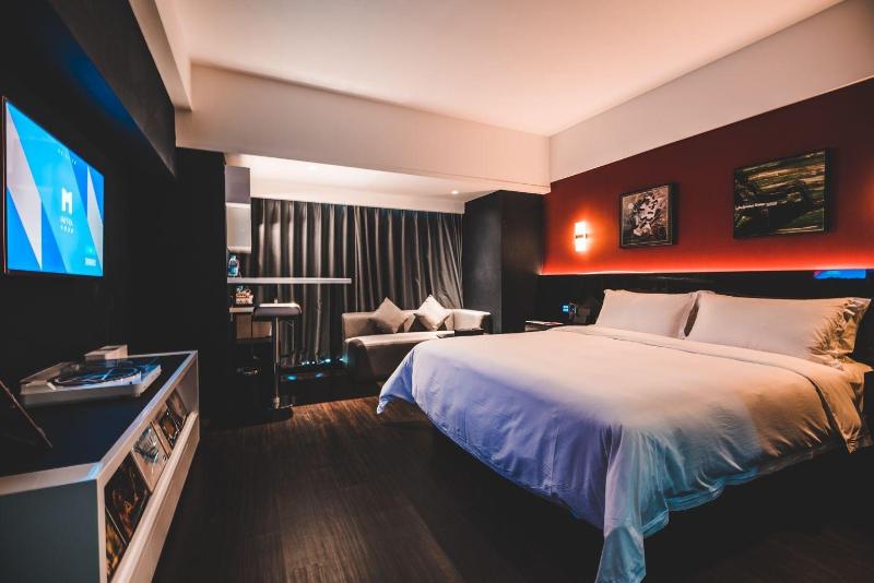 M Hotel image
