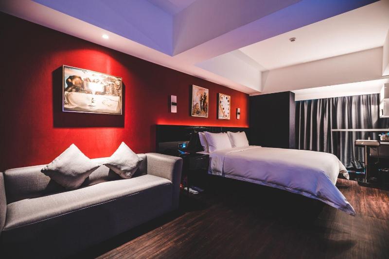 M Hotel image