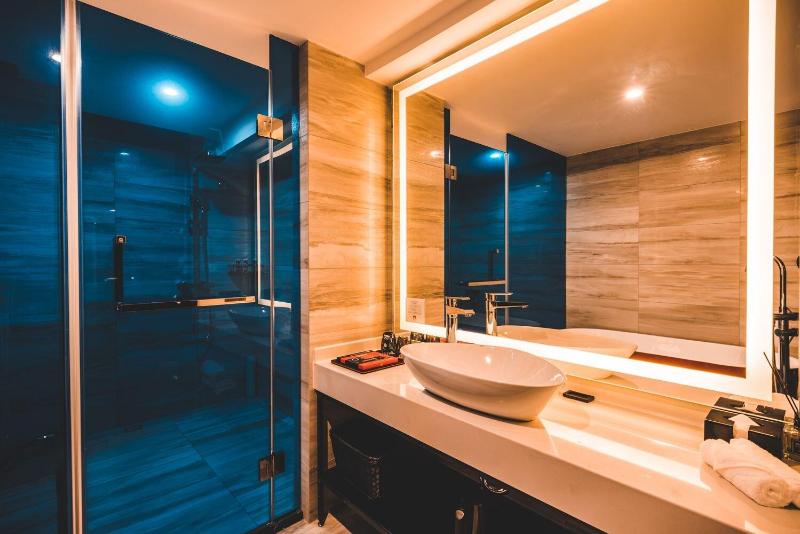 M Hotel image