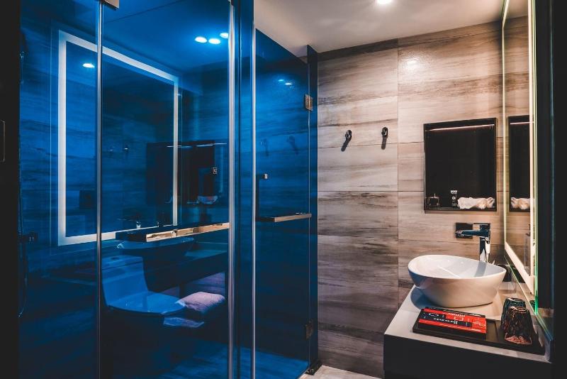 M Hotel image